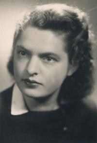 Věra, maturita, 1947