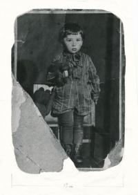 Viktor Pivovarov as Child