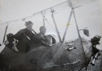 Vojáci 1. čs. armádního sboru v SSSR na výcviku v pilotní škole v Gruzinském městě Telavi