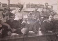 Vojáci 1. čs. armádního sboru v SSSR na výcviku v pilotní škole v Gruzinském městě Telavi