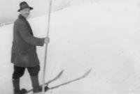 Otec Josef Bartošek na lyžích v Javorníkách-1936
