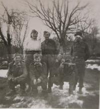 Partyzánský oddíl (Marie Králová v košili)