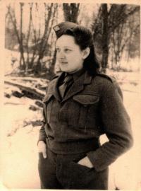 Emilie Řepíková roz. Klabanová v roce 1945 v Krajná Poliana v Polsku