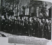 England 1943 - drilling troop in Sauthend on-sea Chalkwel