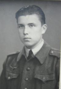 Hugo Reiský v Heimatflaku v Peiskretchamu v roce 1944