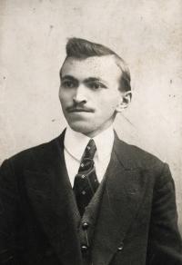 Karel Janda (otec Marie Hrbkové), cca 1910-1914