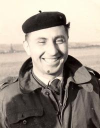 Člen amatérského leteckého klubu ve Slaném