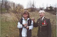 Jan Zrník s dcerou Janou na chalupě v Senince v roce 2005