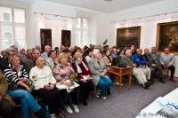 Fotografie z prezentace sborníku 1939-1945 ve vzpomínkách slánských účastníků