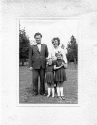J. Randák s rodinou