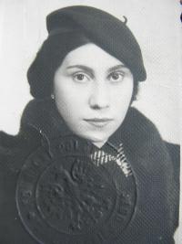 Gertrude Feinbergová, sestra
