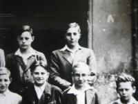 5. třída reálného gymnázia (detail), Feinberg nahoře vpravo