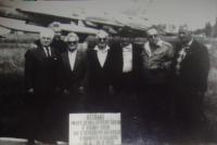 Setkání pilotů z Tělavi v roce 1992