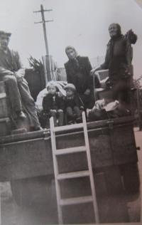 Rodina Doris Remešové při nedobrovolném vystěhování z Mistrovic  - 27.7. 1947
