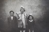 The Březovský siblings (Doris in the middle)