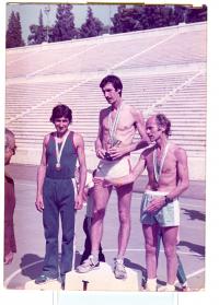 Maratón v Aténách 1982, pan Tsametis doběhl druhý