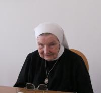 Sestra Dobromila v klášteře Milosrdných sester svatého Vincence de Paul v Kroměříži-duben 2011 