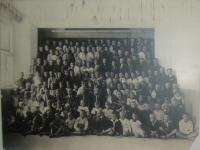 Václav Hajný v nejspodnější řadě třetí zprava