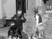 Při představení Karkulky. V masce vlka je Šťovík