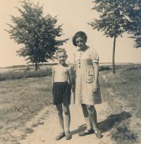 Herta Coufalová with her brother Harry