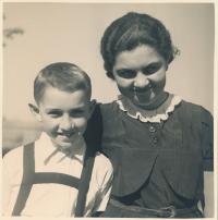 Herta Coufalová s bratrem Harrym