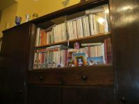 Interiér bytu s rodinnými fotografiemi