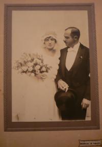 Svatební foto rodičů Heleny Krouské