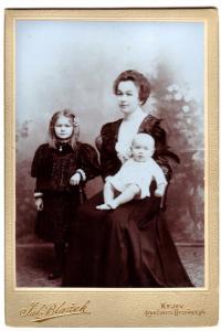 With mother and stepsister, 1909