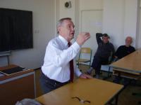 Bohuslav Strauch během přednášky na Arcibiskupském gymnáziu v Praze (v rámci "Příběhů bezpráví")