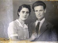 Svatební fotografie rodičů pana Dumalase