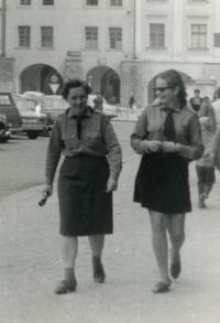 Marie Štěpánková-Mea (on the left) in a Scout uniform
