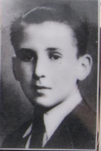 Otto Wolf, a Jewish boy whose family was hiding at the Ohera's house - killed in the Zákřov masssacre at the age of 18
