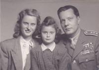 Pamětnice s manželem a dcerou Janou