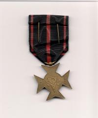 23. října 1948 pamětní odznak za účast v národním boji za osvobození Československa v letech 1939-1945 od Svazu osvobozených politických vězňů a pozůstalých po politických vězních