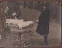 Věra Šestáková - dětství