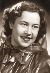 Věra Šestáková - mládí