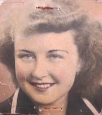 Marie Kovářová v mládí