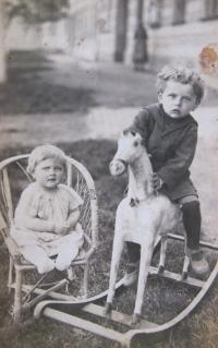 Witness and his brother Joseph in the thirties Valouch 