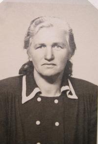 Maminka Marie Zapletalová