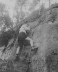 Poprvé, když Samson vázal dračí smyčku, v kamenolomu u Kuksu