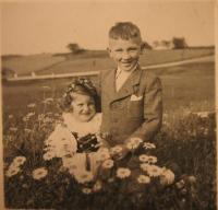 František Nekvinda se sestrou