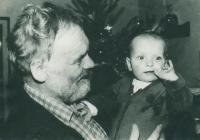 S vnučkou Julií v roce 1982