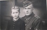 Pamětnice Margit Hildegaard Neugebauer s otcem Adolfem Neugebauer