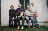 František a Blažena Žerníčková s vnuky