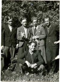 Myroslav Sypa (sitting), the student of technical chemical school, with groupmates. L'viv 1942. 