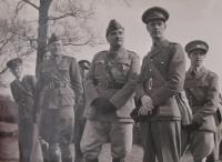 Fotografie Bohumila Bednaříka z výcviku v Anglii