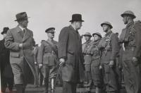 Fotografie Bohumila Bednaříka z výcviku v Anglii