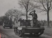 Fotografie Bohumila Bednaříka z výcviku v Anglii