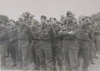 Fotografie Bohumila Bednaříka z výcviku v Anglii