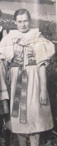 Marií Bednaříkovou v hanáckém kroji 